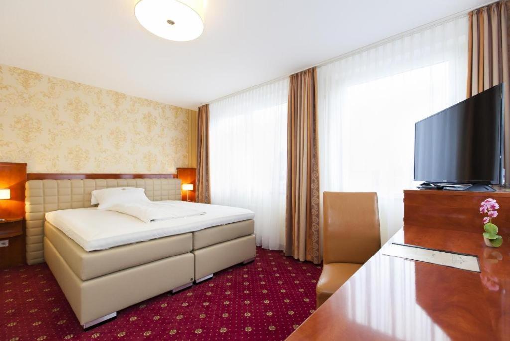 لانغنفلد Hotel Am Berliner Platz المظهر الخارجي الصورة