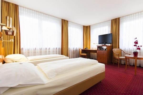 لانغنفلد Hotel Am Berliner Platz الغرفة الصورة